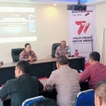 Anggota Polsek Driyorejo saat mengikuti sosialisasi Perpol No 7 Tahun 2023. Foto: Syuhud/BANGSAONLINE.com