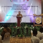 Bupati Jember Hendy Siswanto saat memberikan sambutan dalam acara bimtek wirausahawan baru yang digelar Kemenperin RI.