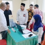 KPU Jatim melakukan supervisi dan monitoring ke sejumlah KPU kabupaten/kota di hari terakhir pendaftaran Partai Politik Calon Peserta Pemilu 2024. foto: istimewa