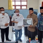 Dari kiri: Kepala Dinas Kominfo Kota Kediri Apip Permana, Ketua Dinas Sosial Kota Kediri Triyono Kutut, dan Ketua Umum PUI Kediri Raya, Rahmad Mahmudi. foto: ist.