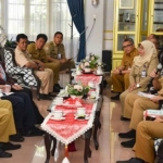 Sekdakab Malang saat memimpin rapat terbatas para kepala OPD.