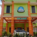 Gedung utama SMK Negeri 1 Sampang. Foto: MUTAMMIM/BANGSAONLINE