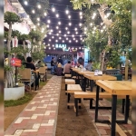 Suasana Bani Food Court di Jalan Bonorogo Pamekasan.