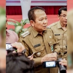 Bupati Jember, Hendy Siswanto, saat memberi keterangan kepada awak media.