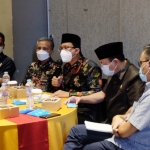 DISKUSI: Bupati Ahmad Muhdlor saat Coffee Morning dengan pengusaha di Hotel Luminor, Kamis (8/4/2021). foto: istimewa