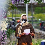 Wali Kota Batu, Dewanti Rumpoko, saat meresmikan program Desa Berdaya.