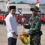 Wakil Bupati Trenggalek, Syah Natanegara membuka TNI Manunggal Membangun Desa (TMMD) ke-120 di Alun-alun Kota Trenggalek, Rabu (8/2/2024).