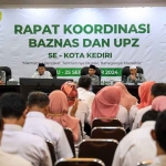 Sekdakot Kediri, Bagus Alit (nomor 2 dari kiri), saat membuka rakor yang digelar Baznas. Foto: Ist