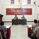 Bagian Sumda Polres Ponorogo saat memberikan pelatihan kenaikan pangkat, Rabu (21/8).