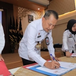 Penandatanganan kontrak dan perjanjian kinerja pelaksanaan bantuan hukum tahun anggaran 2024 dengan 65 organisasi pemberi bantuan hukum (PBH), Kamis (25/1).