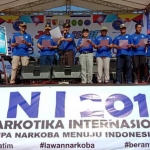 BNNK Tuban, Bupati, dan BNN Provinsi Jatim saat membaca naskah deklarasi Tuban Zero Narkoba.