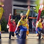 Warga Perum Lavender saat senam bersama setelah mancal bareng di Posko RT 03 RW 07 Perum Lavender, Ahad (16/8/202).