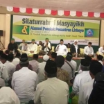 Suasana silaturrahmi masyayikh alumni Ponpes Lirboyo.