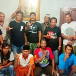 Relawan Gadingrejo foto bersana usai konsolidasi pemenangan Paslon Teno.