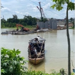 Pembangunan Jembatan Jongbiru Kediri.