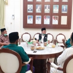 Bupati Abdul Latif Imron Amin didampingi Wakil Bupati Drs. Mohni dan Pjs. Sekda Ishak Sudibyo saat menerima jajaran pengurus DPC PKB Bangkalan.