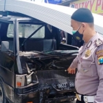 Kecelakaan adu banteng antara sepeda motor dengan mobil pikap. (foto: ist)