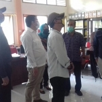 Tim Pansus Covid-19 Probolinggo saat melakukan inspeksi mendadak (Sidak) di lokasi karantina di SMKN 2 Kota Probolinggo, Kamis (28/5/2020).