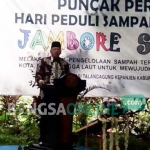 Bupati saat memberikan sambutan dalam acara Hari Peduli Sampah.