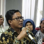 Ketua Komisi II Solihudin dan anggotanya saat FGD dengan pejabat Disbudpar Kota Bandung membahas tata kelola pariwisata. foto: SYUHUD/ BANGSAONLINE