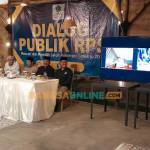 Tiga pimpinan parpol menjadi narasumber Dialog Publik RPS Jilid V, Minggu (7/7/2024) malam. FOTO: Mustain/BANGSAONLINE