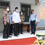 Wali Kota Pasuruan Saifullah Yusuf (Gus Ipul) mendampingi perwakilan Kemenkopolhukam saat melakukan peninjauan lapas dan rapat koordinasi rencana lokasi pemindahan, Selasa (13/4/2021). (foto: ist)