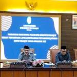 Ketua DPRD Nganjuk, Tatit Heru Tjahjono, saat memimpin rapat paripurna.