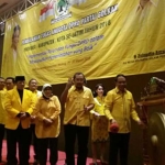 Zainudin Amali, Plt Ketua Partai Golkar Jatim membuka Bimtek Anggta F-PG se-Jatim. foto: didi rosadi/ bangsaonline