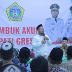 Bupati Gresik, Fandi Akhmad Yani, saat menyampaikan program dalam rembuk akur. Foto: Ist