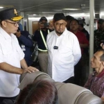 Bupati Sumenep, Achmad Fauzi Wongsojudo saat melakukan peninjauan di Pelabuhan Kalianget, Sumenep. Foto: Humas Pemkab Sumenep.