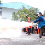 PLN sedang melakukan simulasi tanggap darurat.