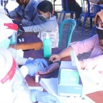 Suasana rapid test dan swab test di Desa Mojorejo.