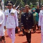 Dari kiri: Hj. Lulis Irsyad, Bupati H. M. Irsyad Yusuf, Kades Cak Mun, dan Wabup Gus Mujib.