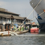 Kawasan pelabuhan tampak surut usai tergenang air.