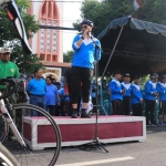 Raharto Teno Prasetyo, Plt. Wali Kota Pasuruan menyampaikan sambutan sebelum memberangkatkan peserta mancal bareng.