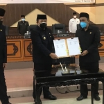 Rapat paripurna jawaban bupati atas pandangan umum fraksi dalam menanggapi nota pengantar raperda RPJMD Kabupaten Jember tahun 2021-2026 berlangsung di Ruang Sidang Paripurna DPRD Jember, Rabu (1/9/2021). (foto: ist)