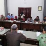 Pansus II DPRD Gresik saat studi banding soal Ranperda IMB di Tulungagung. (ft:syuhud/BANGSAONLINE)