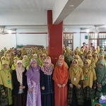 Bahagia di Masa Menopause: Hasil Kolaborasi Fakultas Kedokteran UPI dengan PC Persistri Katapang. Foto: Bangsaonline.com