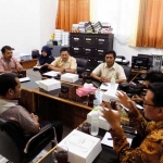 Komisi II DPRD Situbondo saat menerima pengaduan dari paguyuban pasar Besuki.