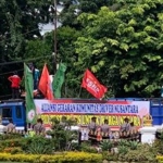 Ratusan pengemudi yang tergabung dalam Aliansi Driver Nusantara Jatim melakukan aksi di depan Gedung Negara Grahadi Surabaya, Jumat (3/7/2020). (foto: ist).