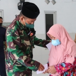 Doa bersama dan santunan anak yatim Panti Asuhan Amanat Ummat di Musala Darussalam Kodim 0827/Sumenep, Senin (2/8/2021). (foto: ist)