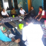 Suasana silaturrahim FWP dan PWI Pamekasan.