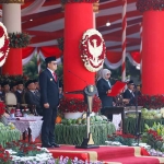 Pj Gubernur Jatim saat memimpin upacara Hari Kesaktian Pancasila.