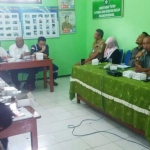 Mediasi warga dengan DPRD Tuban.