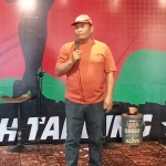 H. Satib, Penasehat Perpesi Cabang Jember saat membuka Turnamen Golf Nasional Piala H. Satib.