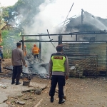 Kondisi dapur milik Budiono (54) yang hanya menyisakan tiangnya saja.