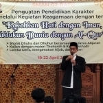 Kepala SMA Negeri 2 Batu Anto Dwi Cahyono saat membuka kegiatan pondok Ramadan.