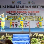 Salah satu kelompok siswa saat mengikuti lomba gerak dan lagu dalam peringatan HAN 2024 di Kota Kediri. Foto: Ist