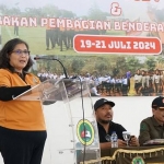 Pj Wali Kota Kediri Zanariah ketika memberikan motivasi kepada calon Pasukan Pengibar Bendera Pusaka (Paskibraka).