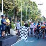 Sekdakot Kediri, Bagus Alit, saat melepas keberangkatan peserta funbike. Foto: Ist